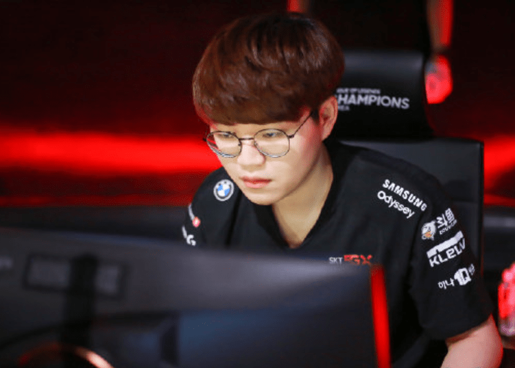 开云体育在线-DRX险胜HKA，Faker开启传奇时刻强强对话八强赛，锁定晋级资格