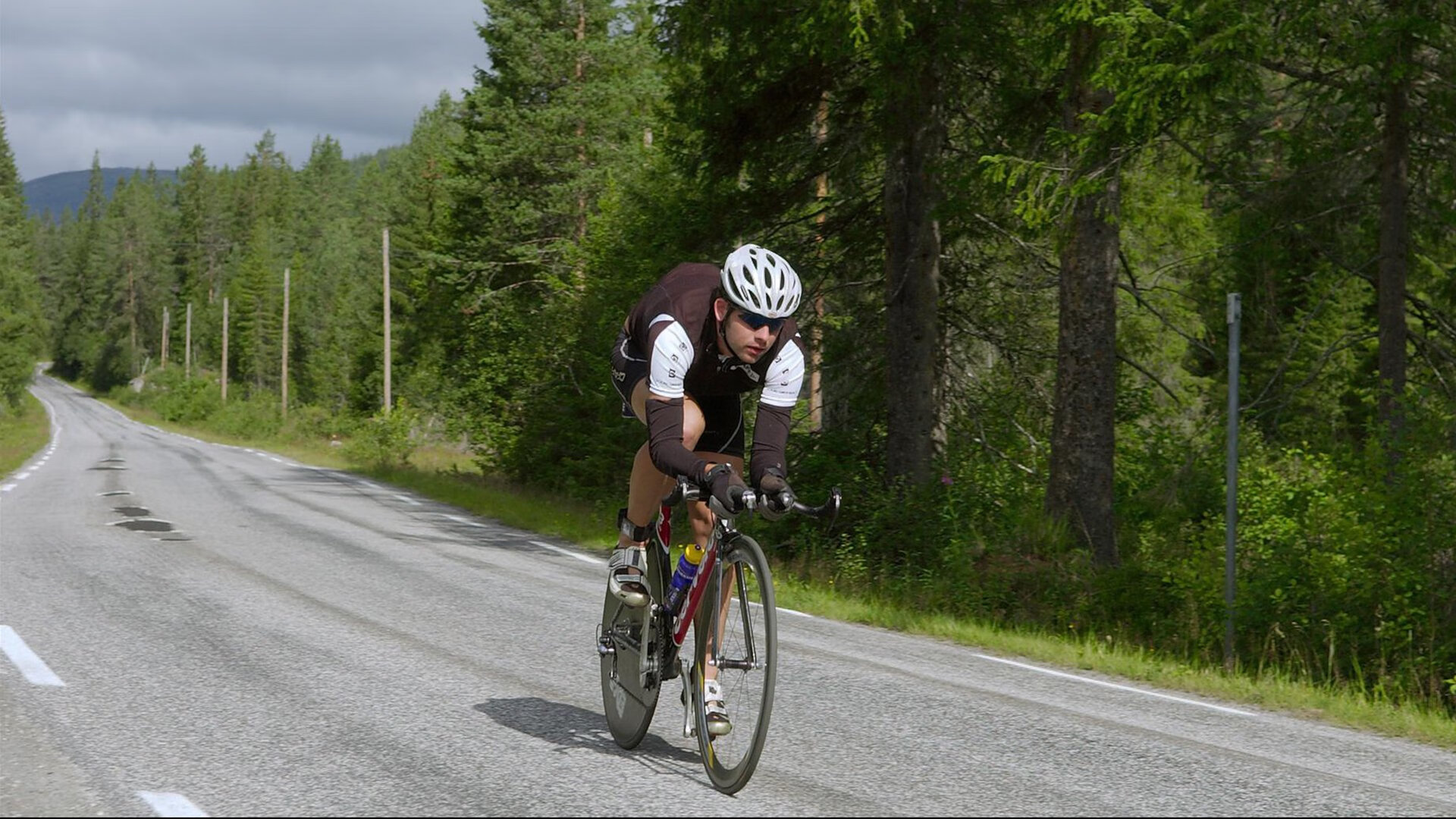 开云体育下载-从下狗到巨人杀手，利拉德用大心脏为魔术队加冕，广东队痛失好局启示录